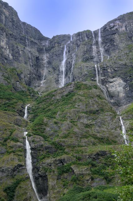 Wodospady w dolinie Gundvandal